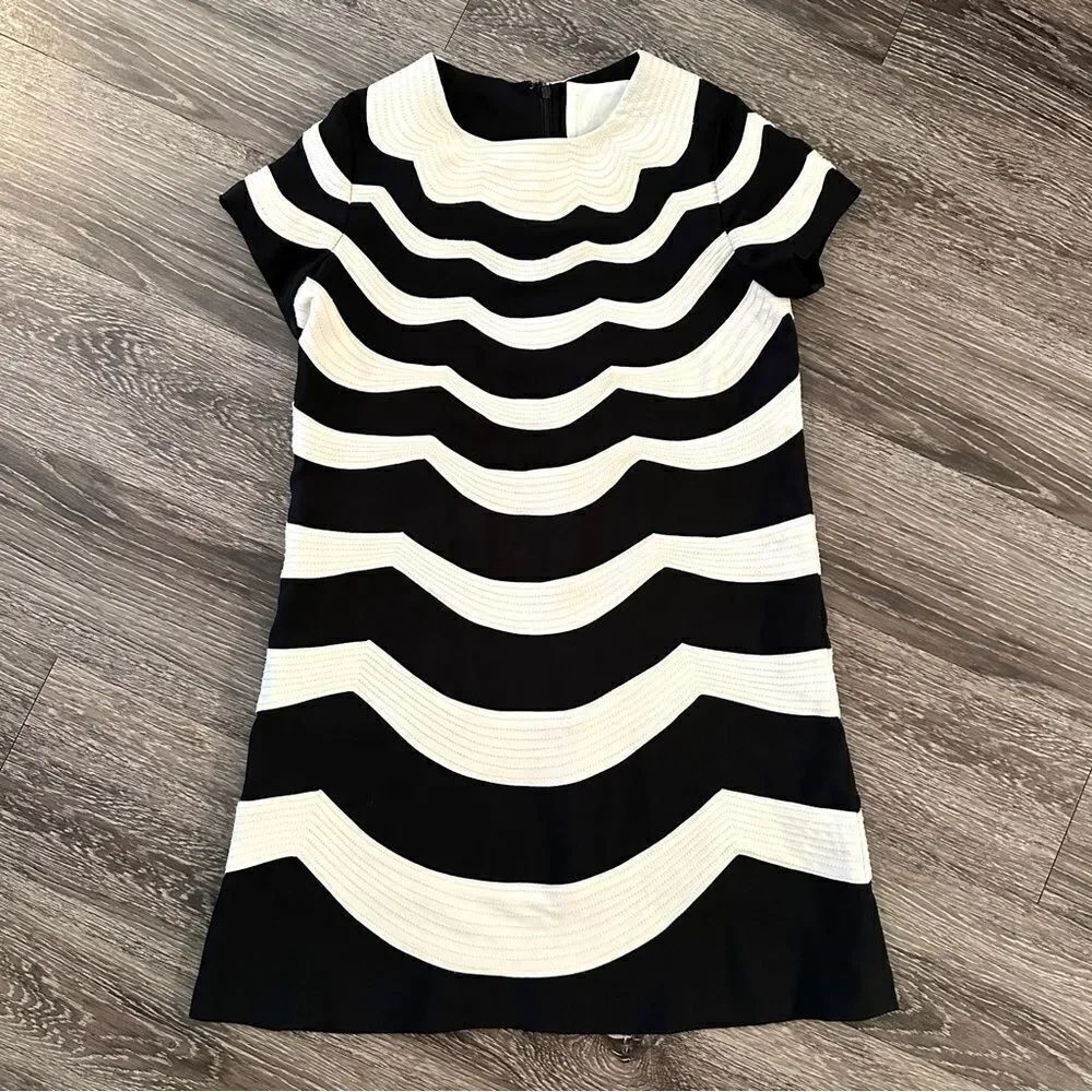 Karta Black And Cream Wavy Print dress